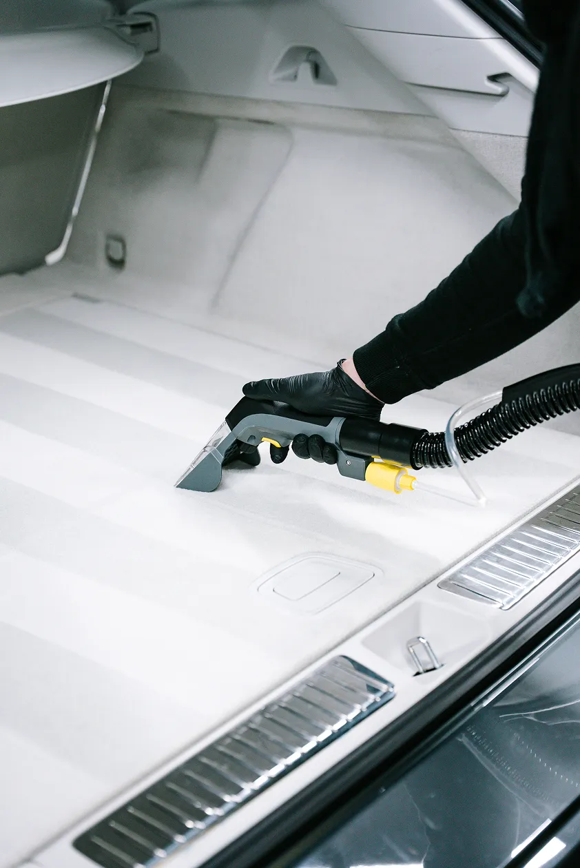 Aplikace fólie na vozidle