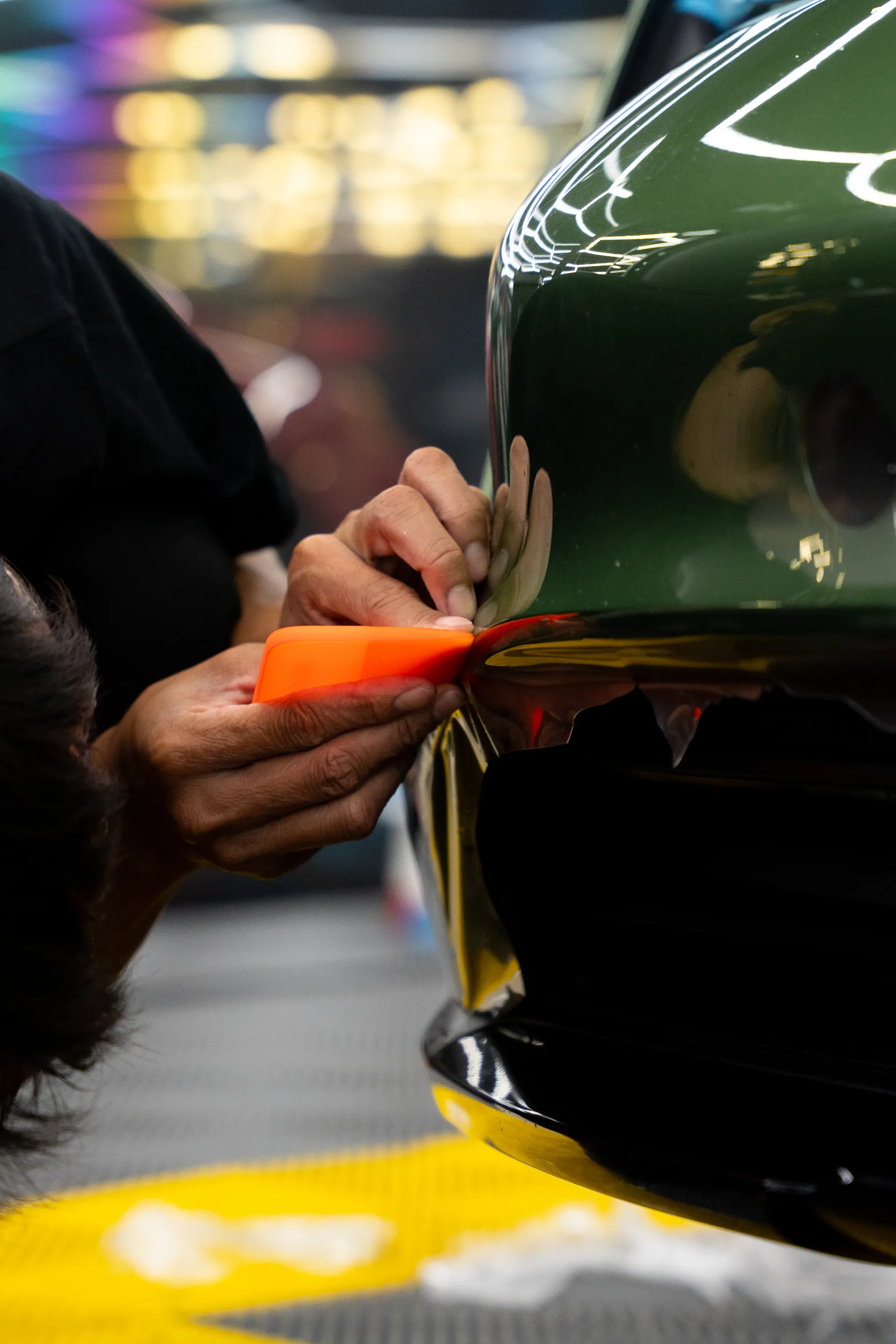 Aplikace fólie na vozidle