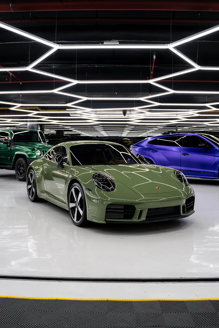 Aplikace fólie na vozidle